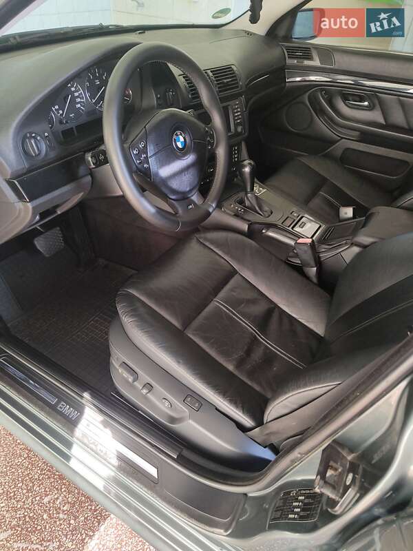 Седан BMW 5 Series 2003 в Черновцах