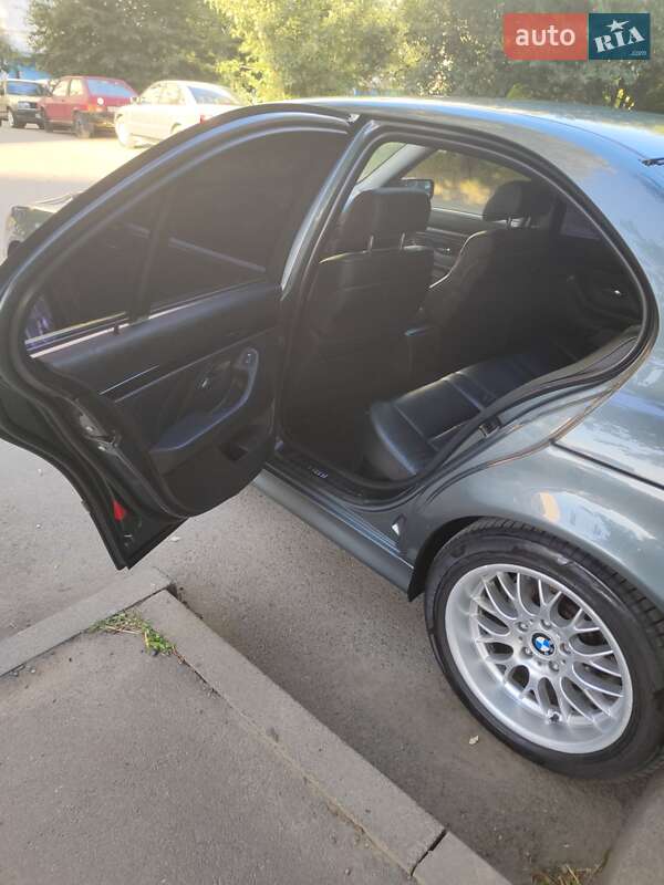 Седан BMW 5 Series 2003 в Черновцах
