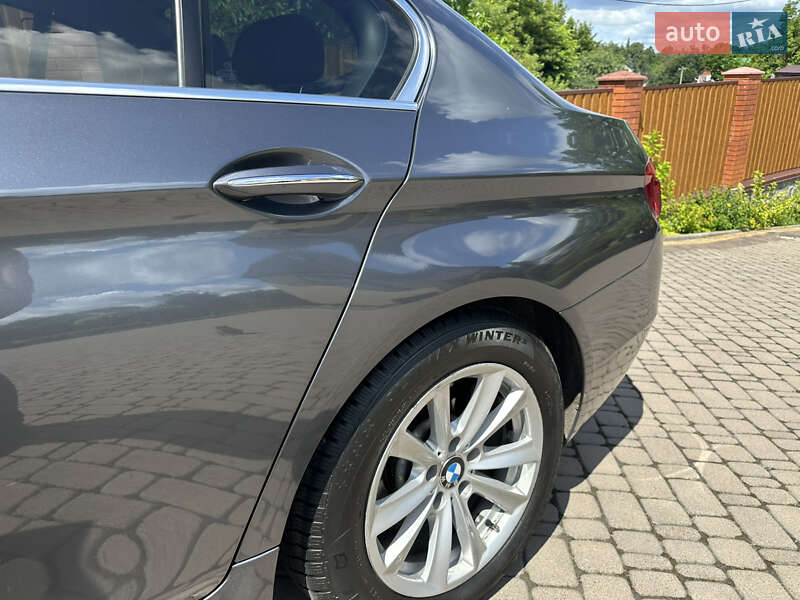 Седан BMW 5 Series 2016 в Киеве
