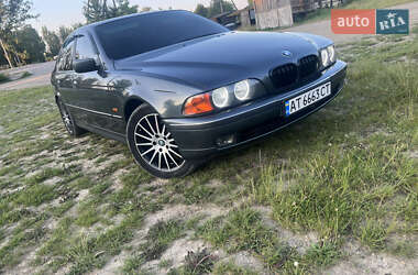 Седан BMW 5 Series 2000 в Косове