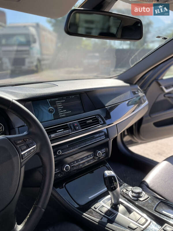 Седан BMW 5 Series 2012 в Звягелі