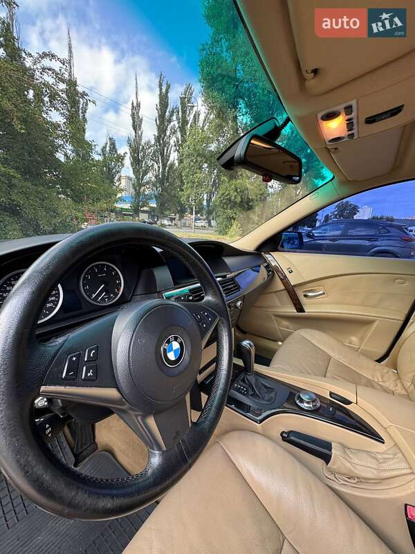 Седан BMW 5 Series 2004 в Киеве