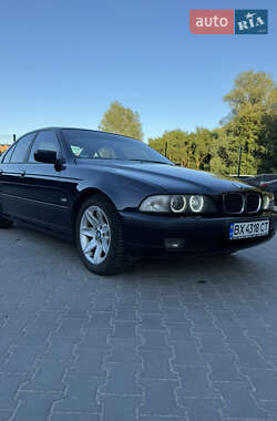 Седан BMW 5 Series 2000 в Хмельницком