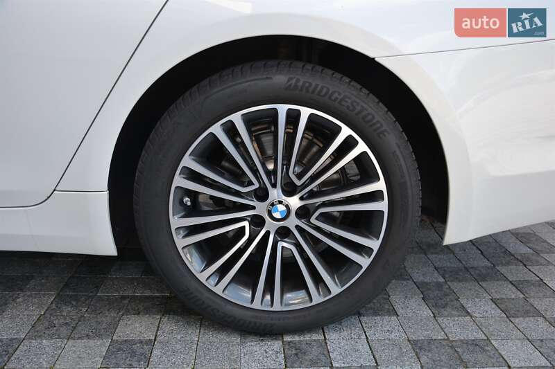 Седан BMW 5 Series 2019 в Киеве