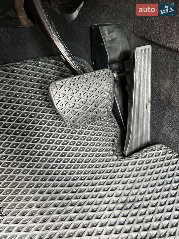 Седан BMW 5 Series 2002 в Чернівцях