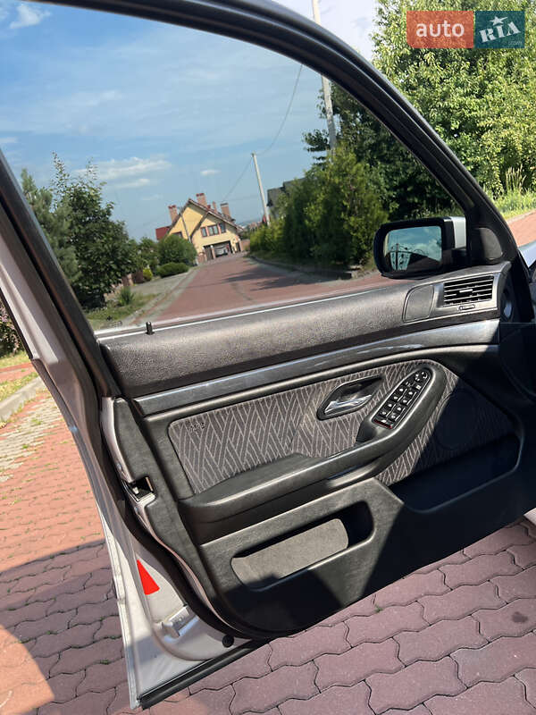 Седан BMW 5 Series 2002 в Чернівцях