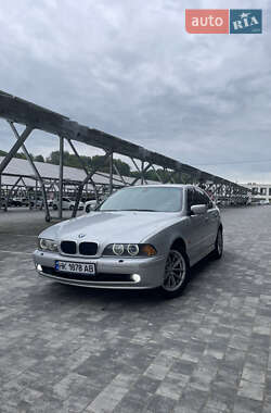 Седан BMW 5 Series 2000 в Львові