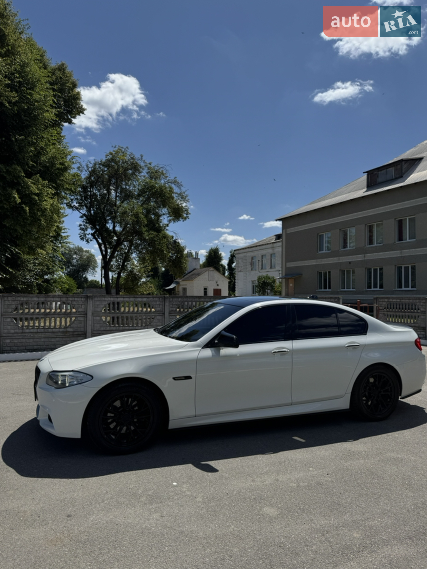 2012 BMW 5er - мініатюра 2