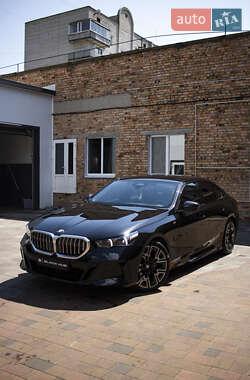 Седан BMW 5 Series 2024 в Києві