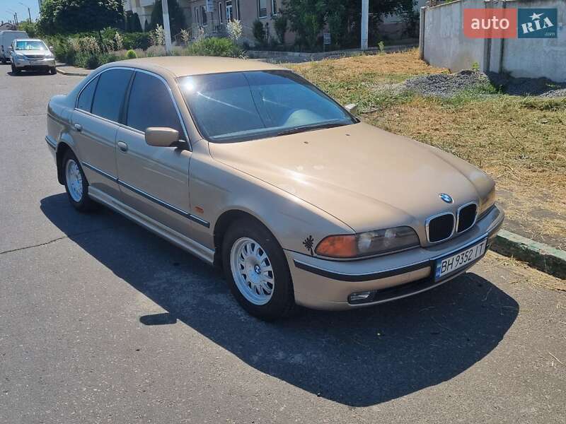 Седан BMW 5 Series 2000 в Одессе