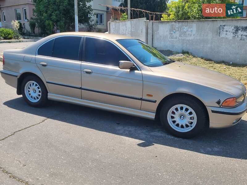 Седан BMW 5 Series 2000 в Одессе
