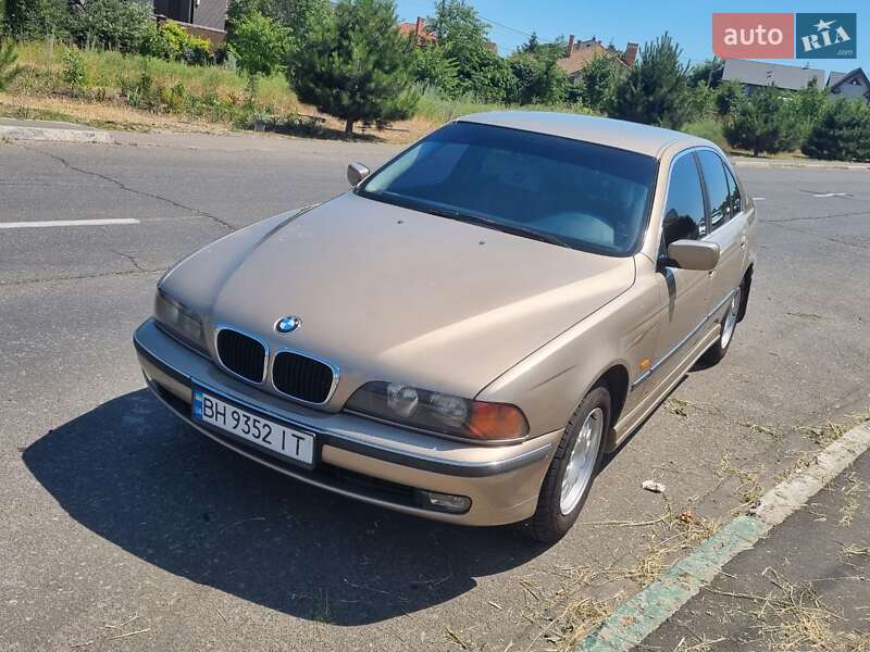 Седан BMW 5 Series 2000 в Одессе