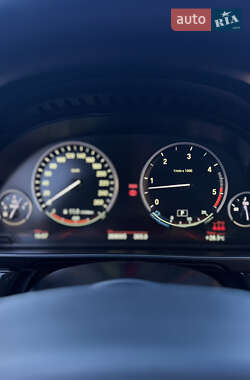 Седан BMW 5 Series 2011 в 