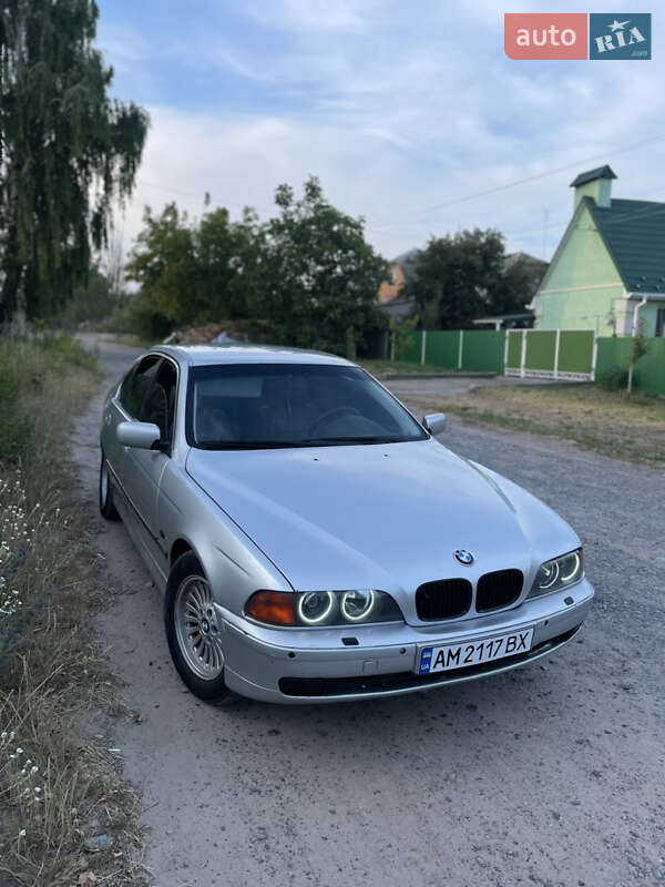 BMW 5 Series 2000