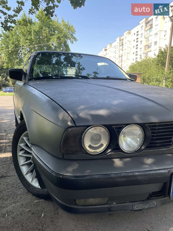 Седан BMW 5 Series 1989 в Конотопе