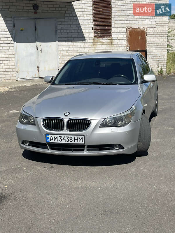 Седан BMW 5 Series 2003 в Киеве