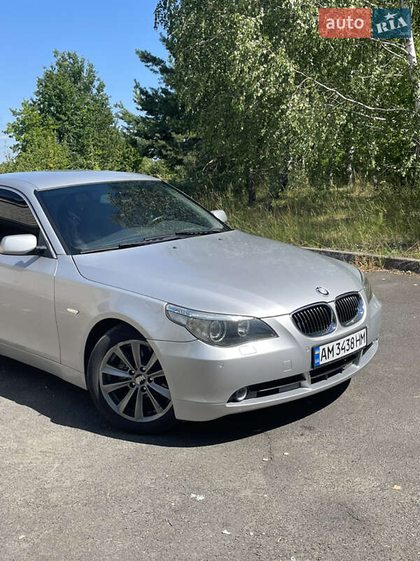 Седан BMW 5 Series 2003 в Киеве