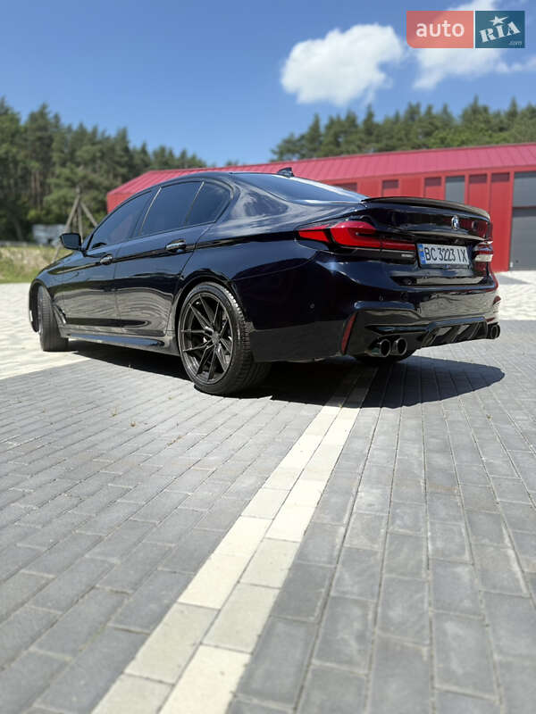 Седан BMW 5 Series 2017 в Львові