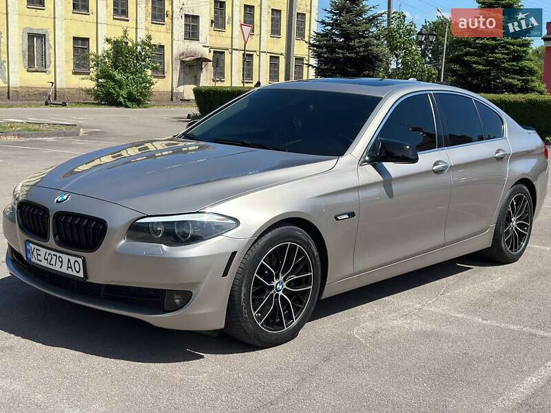 Седан BMW 5 Series 2013 в Кам'янському