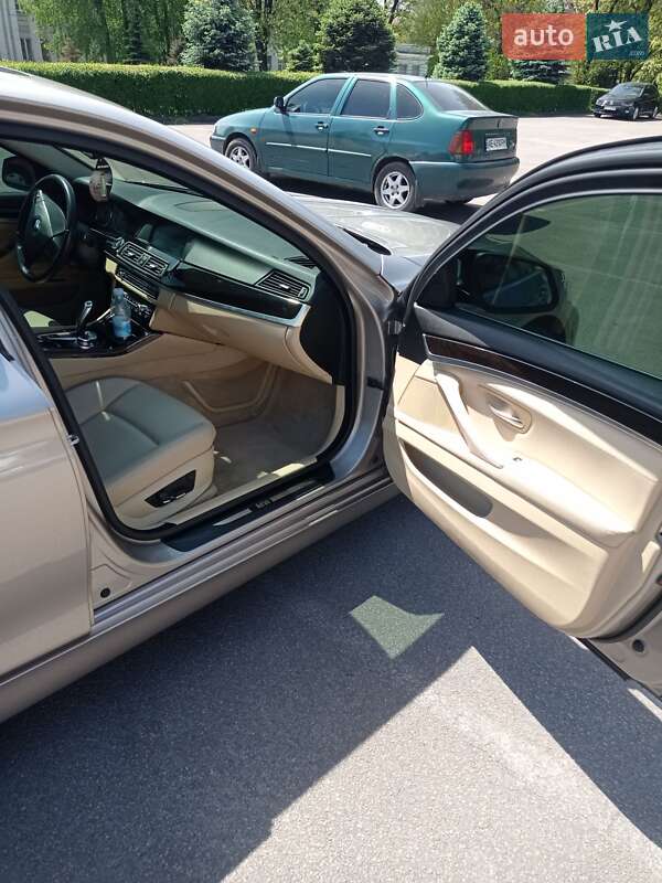 Седан BMW 5 Series 2013 в Кам'янському