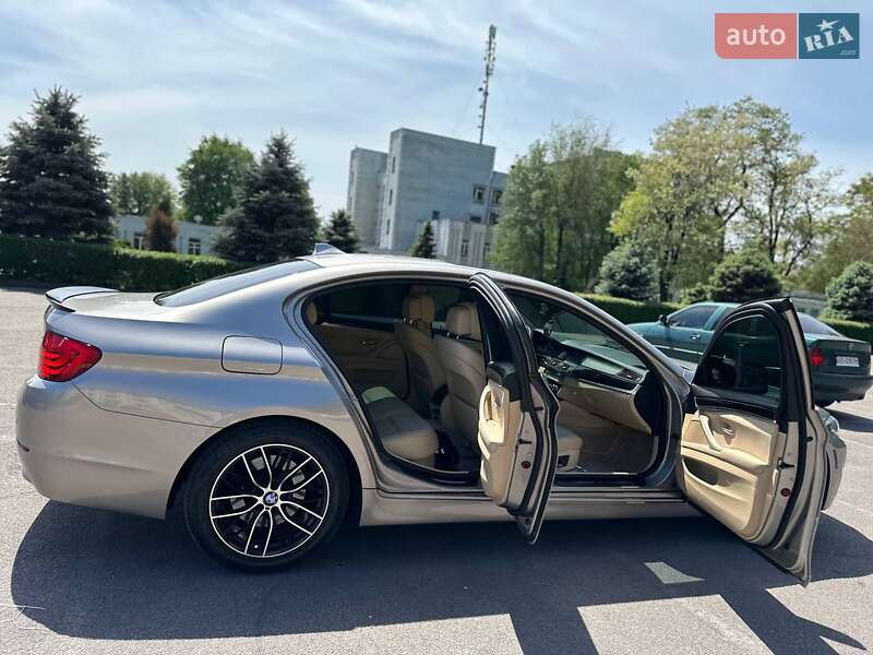Седан BMW 5 Series 2013 в Кам'янському