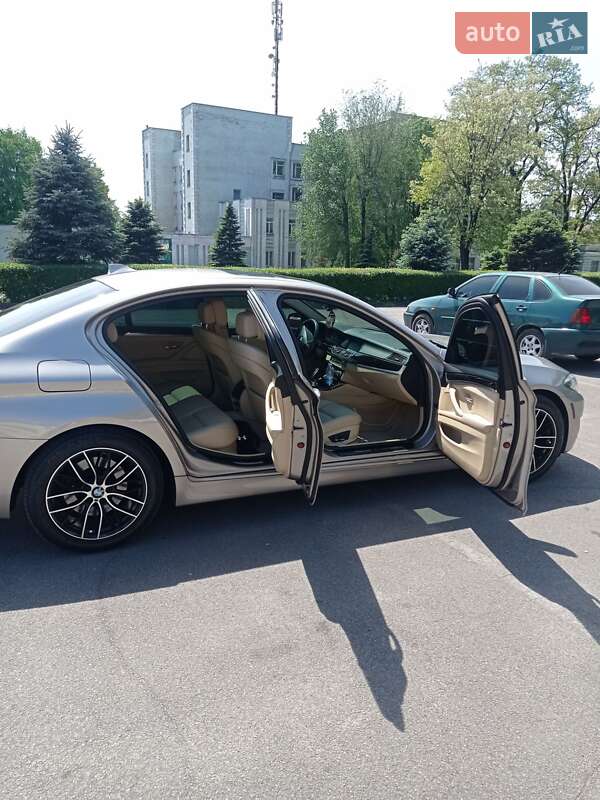 Седан BMW 5 Series 2013 в Кам'янському