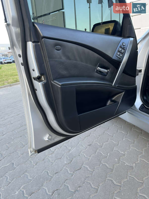 Седан BMW 5 Series 2005 в Львові