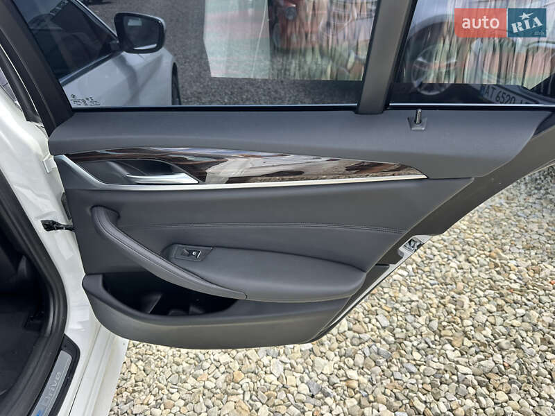 Седан BMW 5 Series 2019 в Івано-Франківську