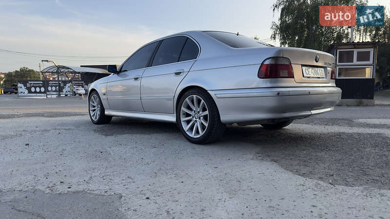 Седан BMW 5 Series 2000 в Черновцах