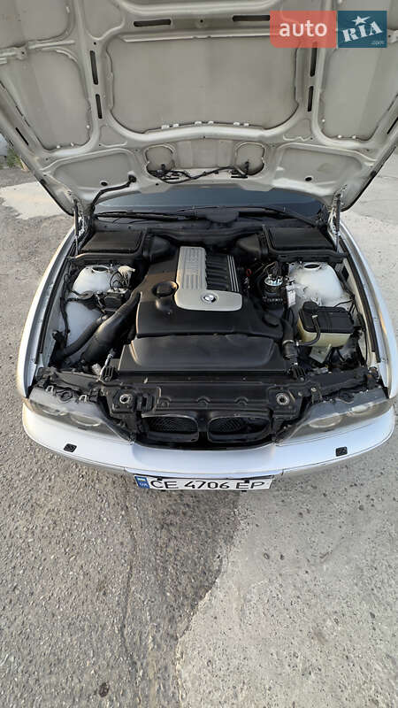 Седан BMW 5 Series 2000 в Черновцах