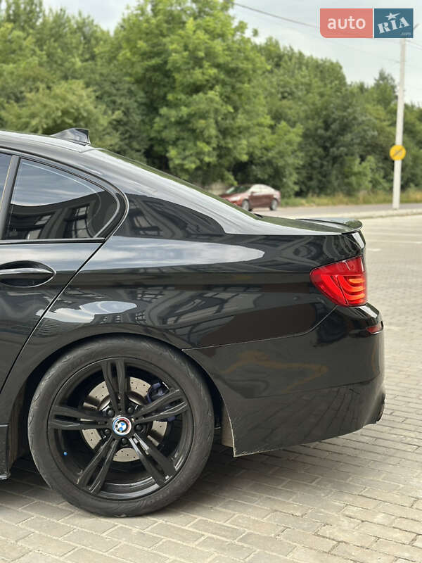 Седан BMW 5 Series 2010 в Львові