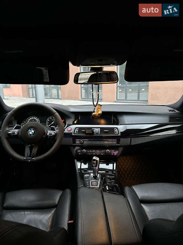 Седан BMW 5 Series 2010 в Львові