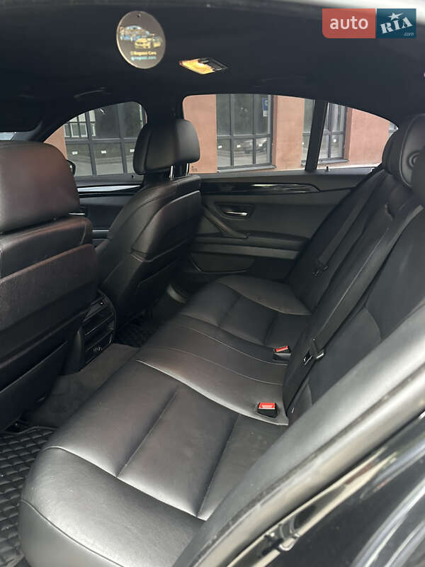 Седан BMW 5 Series 2010 в Львові
