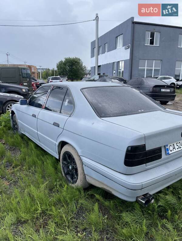 Седан BMW 5 Series 1993 в Броварах