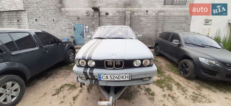 Седан BMW 5 Series 1993 в Броварах