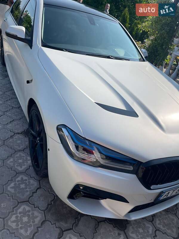 Седан BMW 5 Series 2016 в Ужгороді