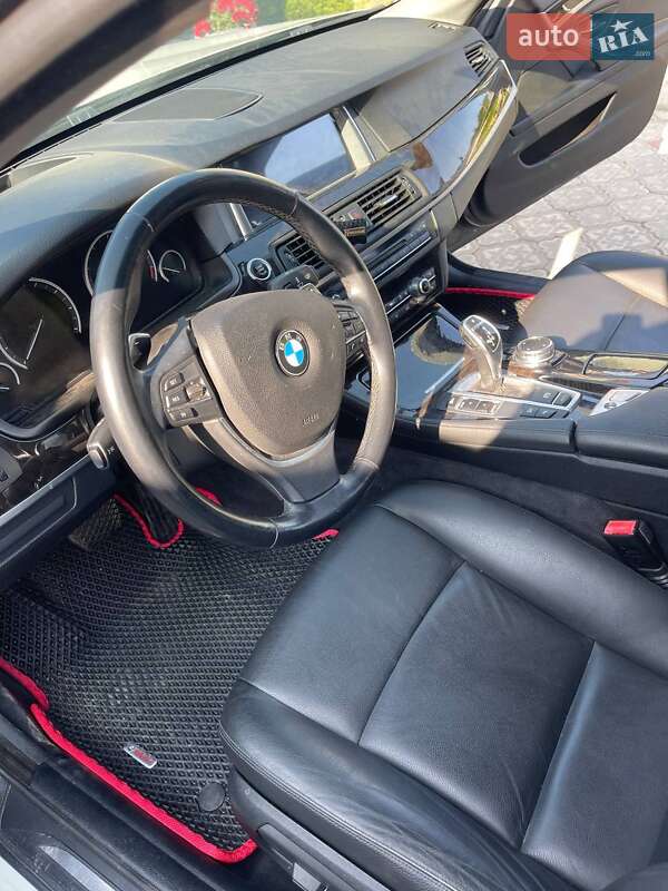 Седан BMW 5 Series 2016 в Ужгороді