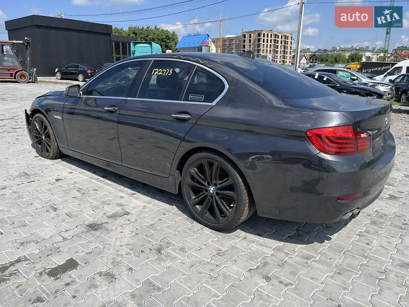 Седан BMW 5 Series 2015 в Львові