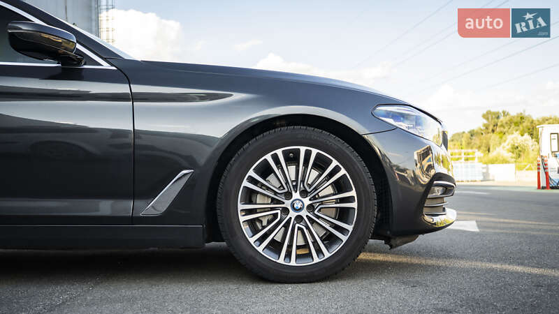 Седан BMW 5 Series 2018 в Киеве