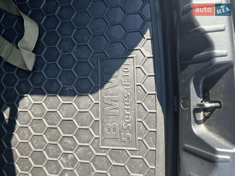 Седан BMW 5 Series 2011 в Кременчуге