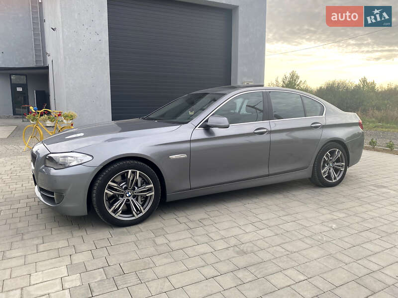 Седан BMW 5 Series 2013 в Виноградове