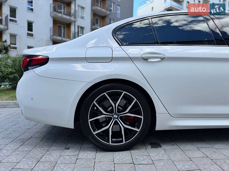 Седан BMW 5 Series 2020 в Львове