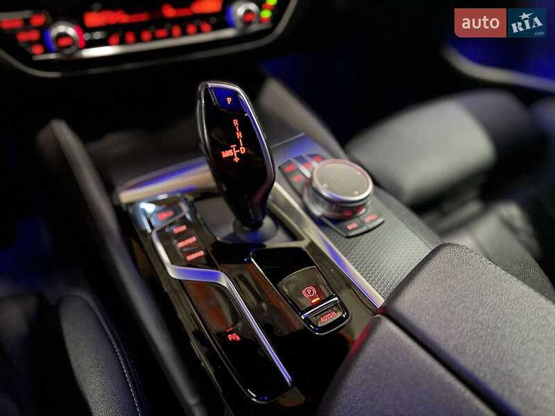 Седан BMW 5 Series 2020 в Львове