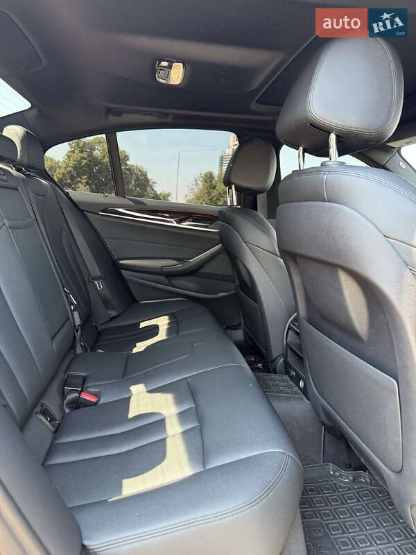 Седан BMW 5 Series 2018 в Днепре фото 16 Седан BMW 5 Series 2018 в Днепре