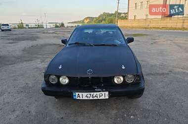 Седан BMW 5 Series 1991 в Ржищеве