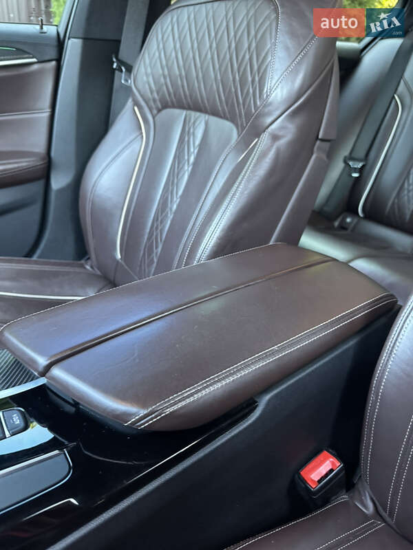 Седан BMW 5 Series 2017 в Черновцах