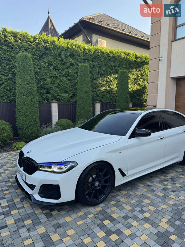 Седан BMW 5 Series 2017 в Черновцах