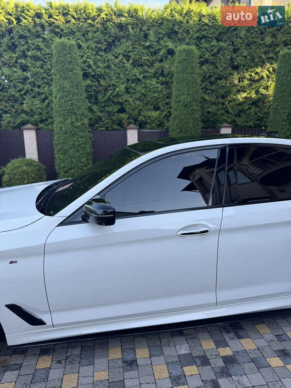 Седан BMW 5 Series 2017 в Черновцах