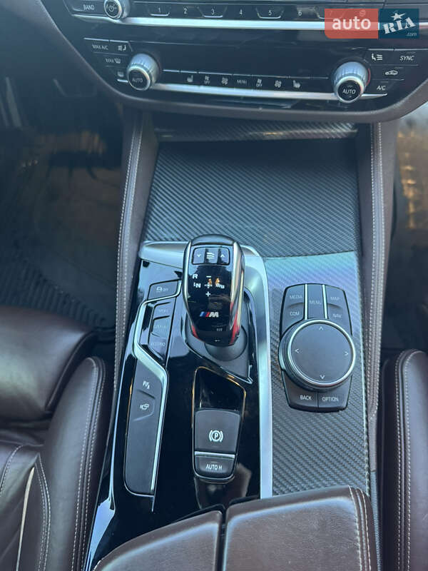 Седан BMW 5 Series 2017 в Черновцах