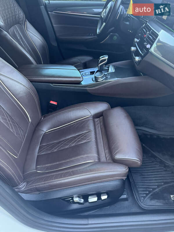 Седан BMW 5 Series 2017 в Черновцах